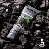 ماسک صورت و اسکراب صیقل دهنده حاوی دانه های شکر سیاه و زغال فریمن