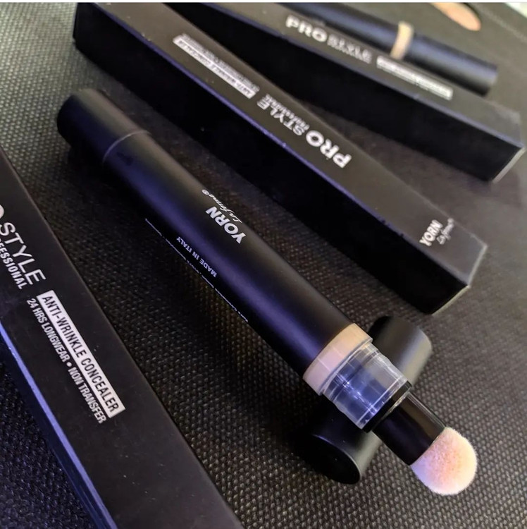 کانسیلر مایع پد دار یورن شماره 130-فروشگاه اینترنتی آرایشی بهداشتی آزارو 