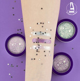 سایه چشم گلیتری لاولی مدل excitement رنگ بنفش شماره 2-فروشگاه اینترنتی آرایشی و بهداشتی آزارو در شیراز