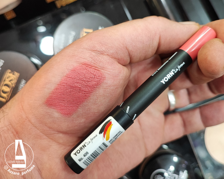 رژ لب مدادی یورن YORN شماره 409-فروشگاه اینترنتی آرایشی و بهداشتی آزارو در شیراز