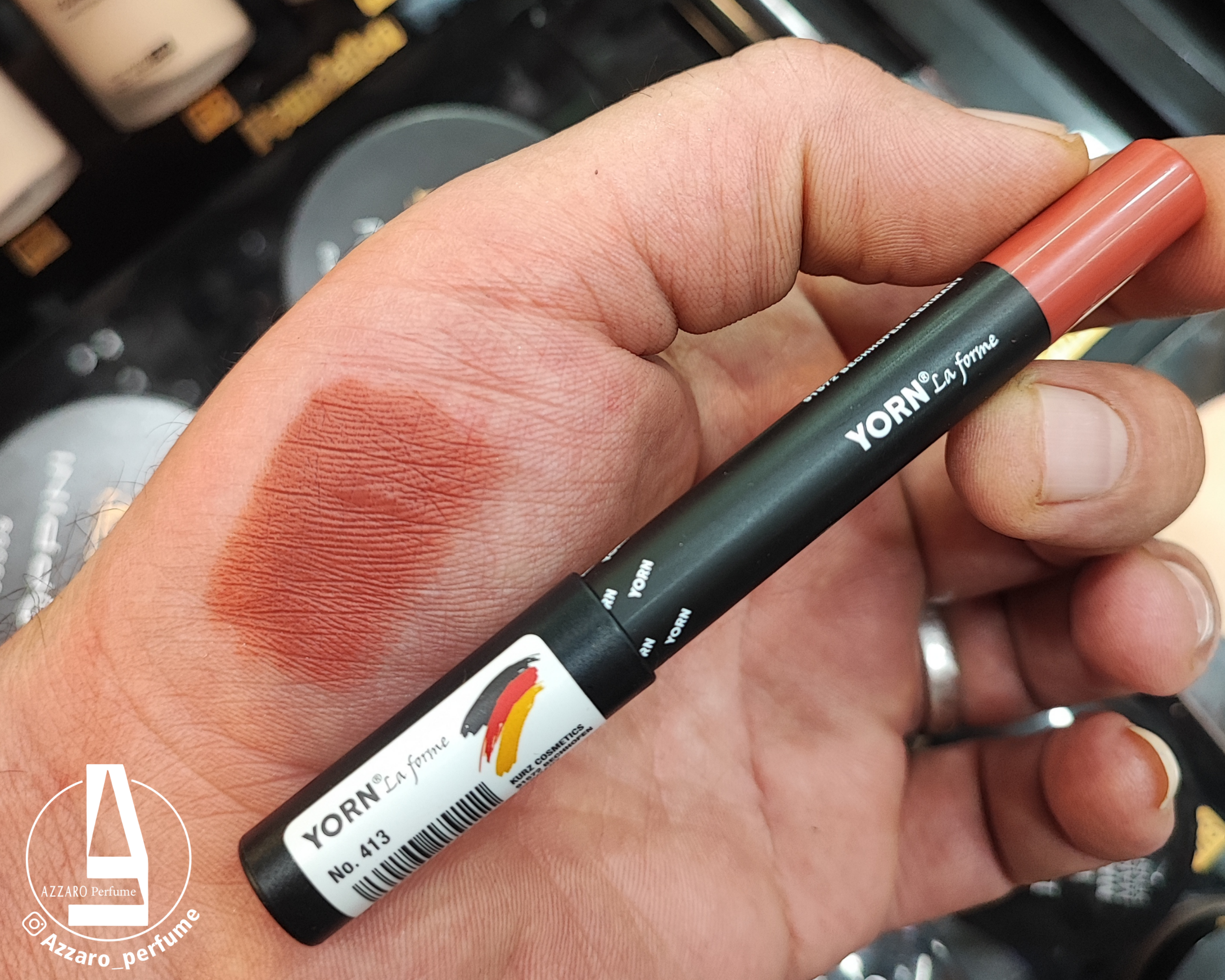 رژ لب مدادی یورن YORN شماره 413-فروشگاه اینترنتی آرایشی و بهداشتی آزارو در شیراز